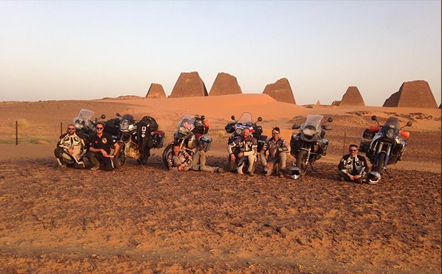 I ragazzi del Motoclub Endurology nella loro attraversata dell'Africa in moto