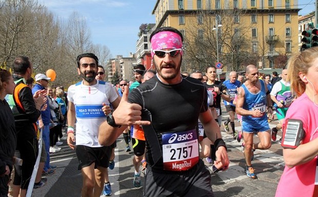 Simone Blasi, runner alla Milano Marathon 2015, ha deciso di fare anche una raccolta fondi personale